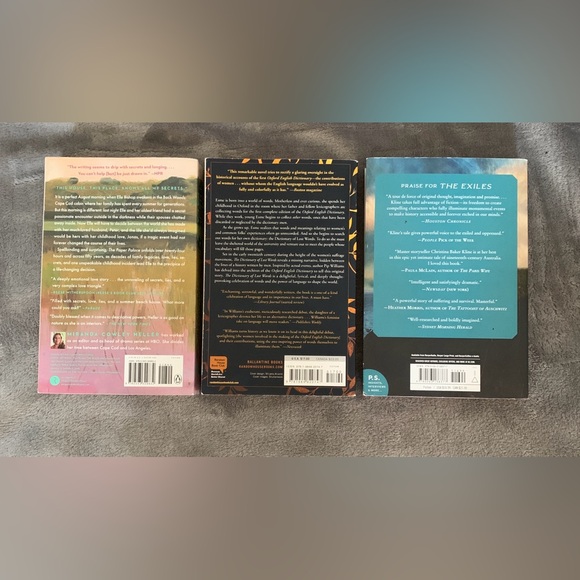 Set of Three Bestselling Novels - Picture 2 of 3